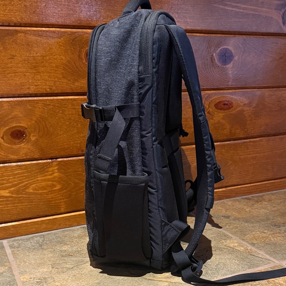 Timbuk2 • Division Laptop Backpack Deluxe in Heathered Charcoal - Picture 4 of 15